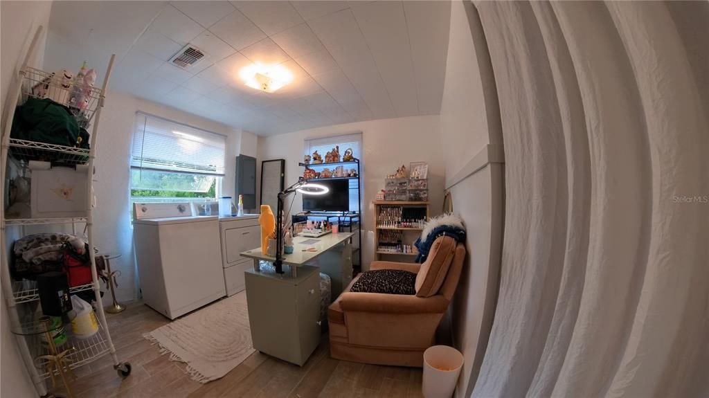 На продажу: $400,000 (2 спален, 1 ванн, 986 Квадратных фут)