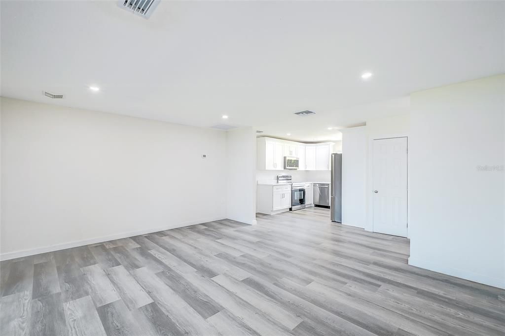 For Sale: $525,000 (3 beds, 2 baths, 1581 Square Feet)