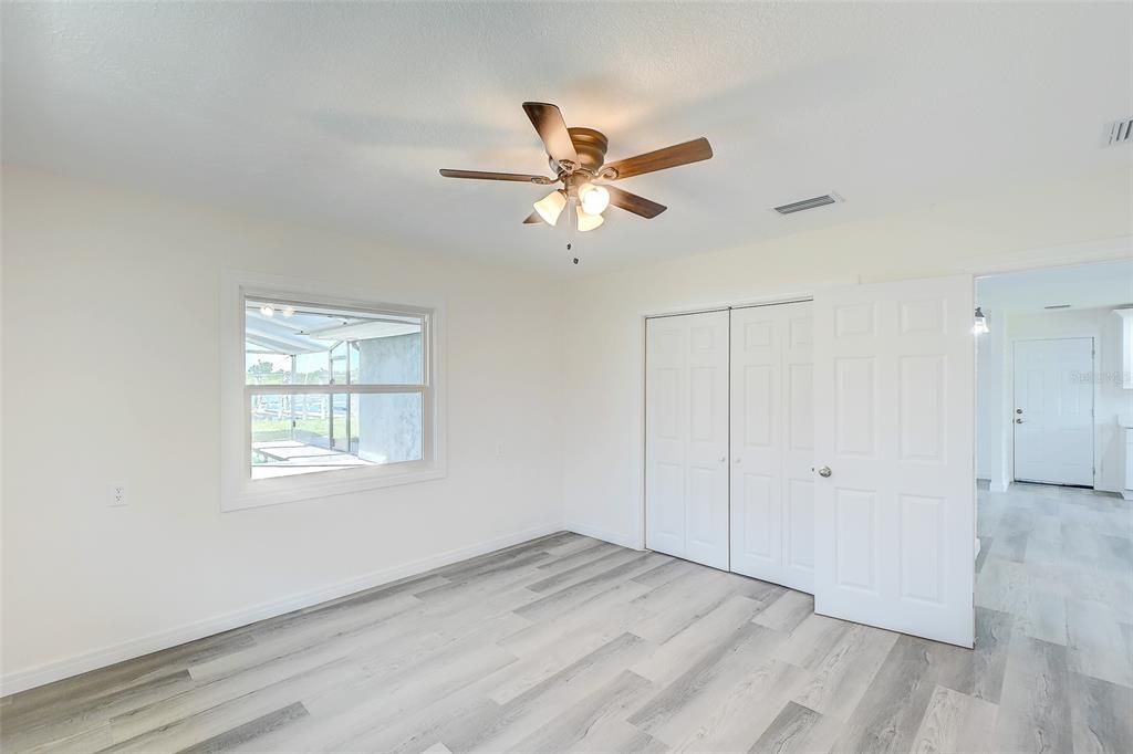 For Sale: $525,000 (3 beds, 2 baths, 1581 Square Feet)