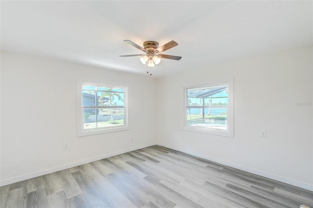 For Sale: $525,000 (3 beds, 2 baths, 1581 Square Feet)