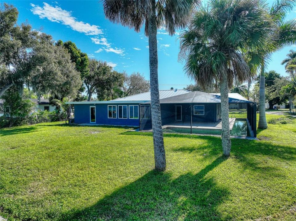 For Sale: $525,000 (3 beds, 2 baths, 1581 Square Feet)