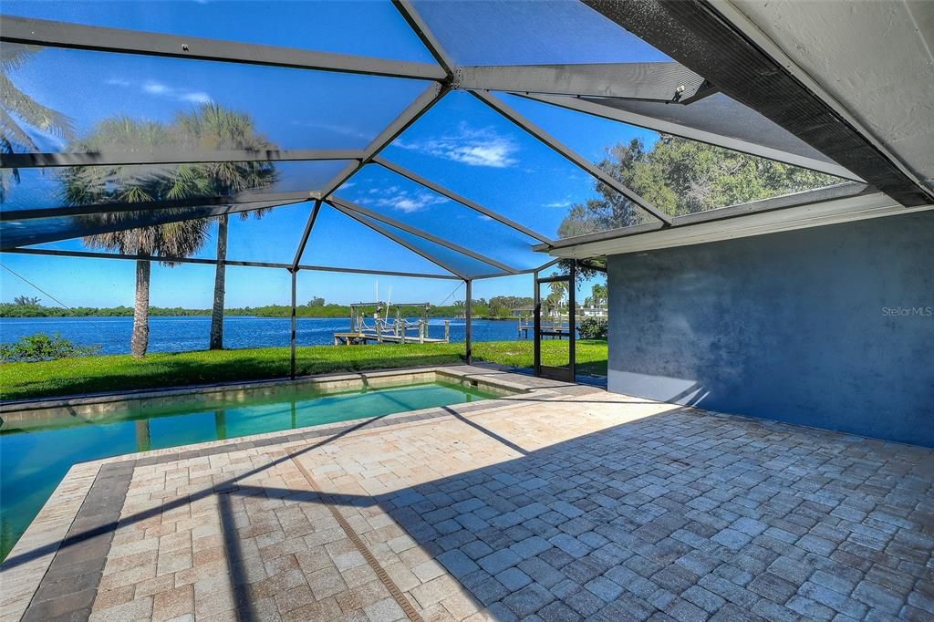 For Sale: $525,000 (3 beds, 2 baths, 1581 Square Feet)