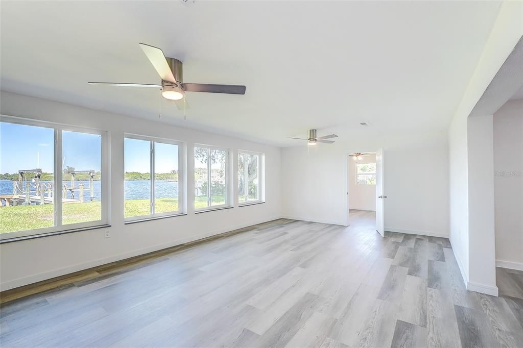 For Sale: $525,000 (3 beds, 2 baths, 1581 Square Feet)