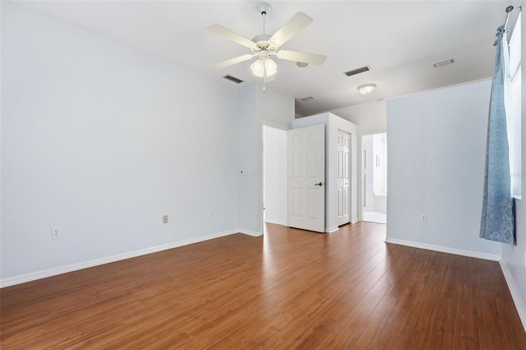 Active With Contract: $448,000 (3 beds, 2 baths, 1834 Square Feet)