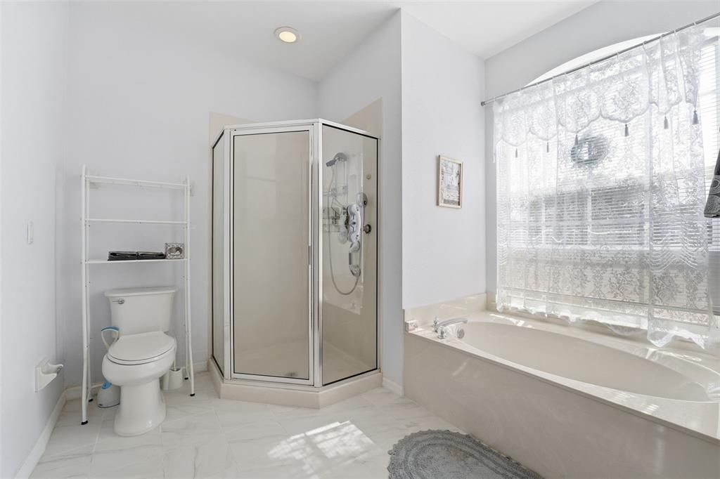 Active With Contract: $448,000 (3 beds, 2 baths, 1834 Square Feet)