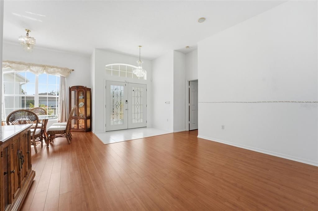 Active With Contract: $448,000 (3 beds, 2 baths, 1834 Square Feet)