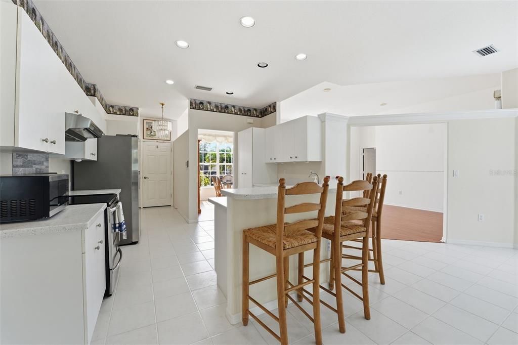 Active With Contract: $448,000 (3 beds, 2 baths, 1834 Square Feet)