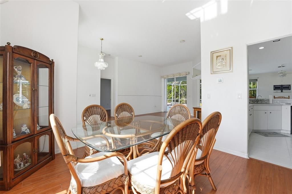 Active With Contract: $448,000 (3 beds, 2 baths, 1834 Square Feet)