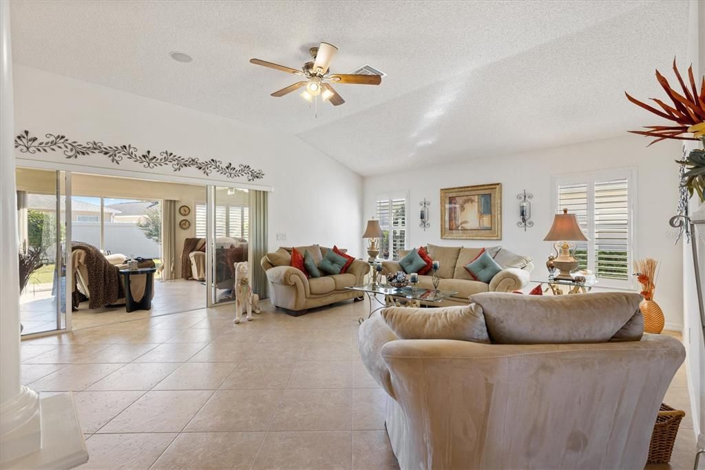 En Venta: $535,000 (3 camas, 2 baños, 2046 Pies cuadrados)