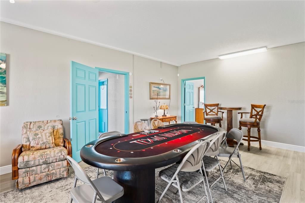 待售: $625,000 (5 贝兹, 3 浴室, 3600 平方英尺)