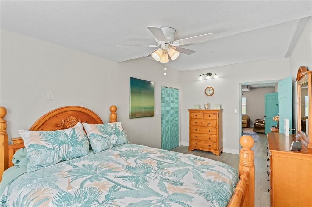 待售: $625,000 (5 贝兹, 3 浴室, 3600 平方英尺)