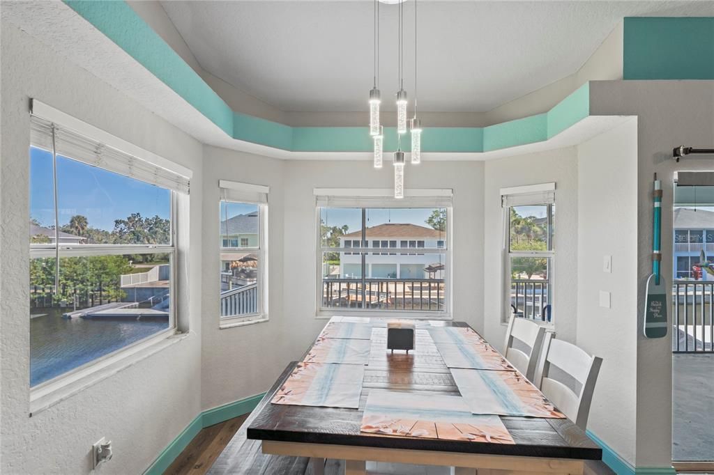 待售: $625,000 (5 贝兹, 3 浴室, 3600 平方英尺)