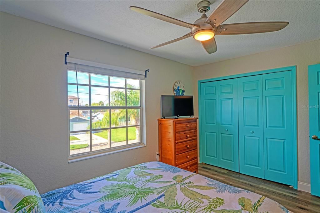 待售: $625,000 (5 贝兹, 3 浴室, 3600 平方英尺)