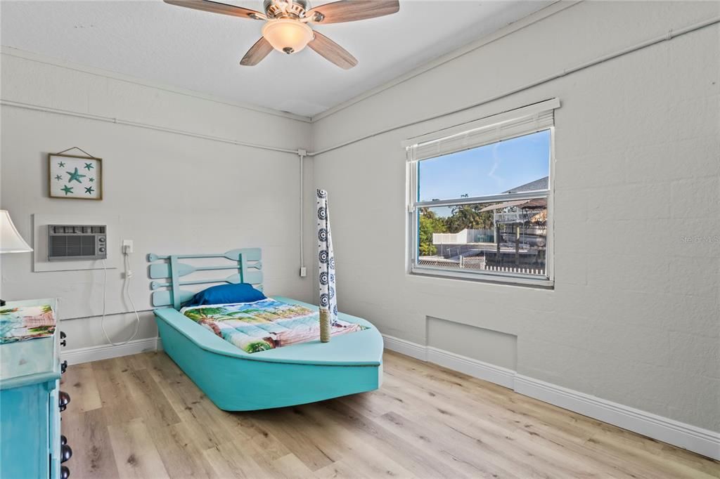 待售: $625,000 (5 贝兹, 3 浴室, 3600 平方英尺)