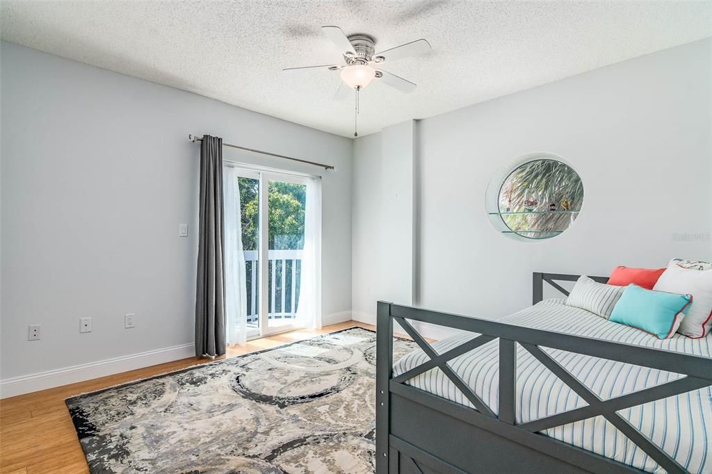 待售: $699,900 (3 贝兹, 2 浴室, 1898 平方英尺)