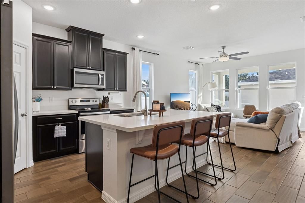 Active With Contract: $475,000 (3 beds, 2 baths, 1853 Square Feet)