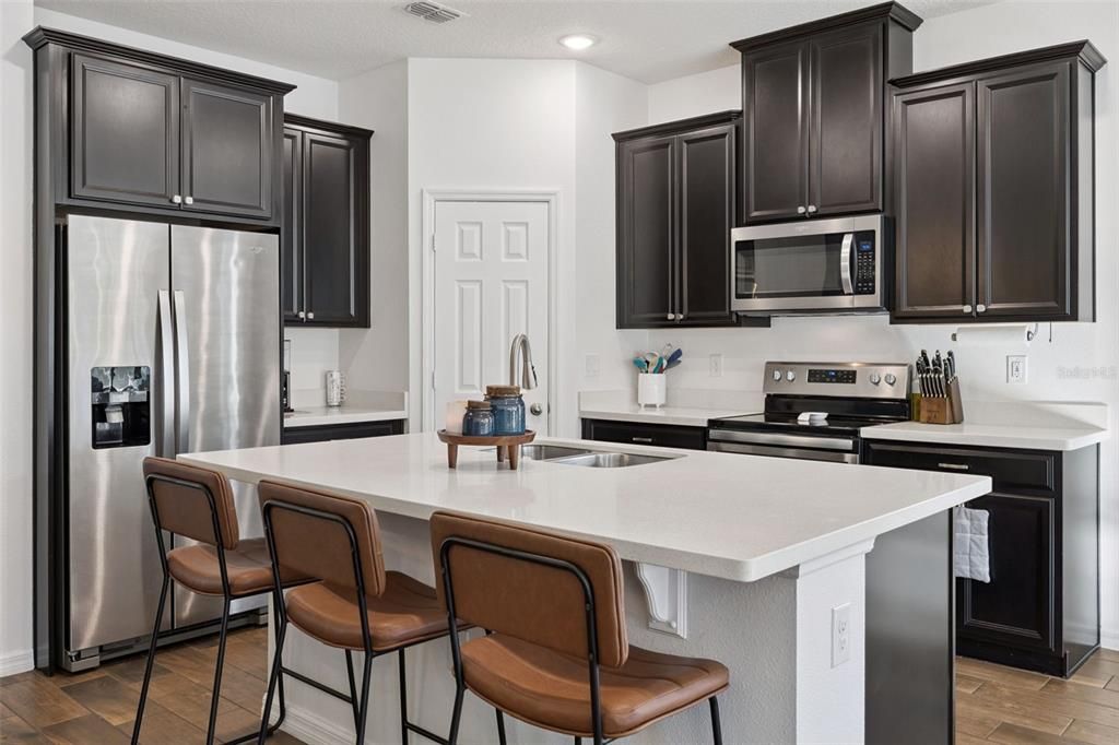 Active With Contract: $475,000 (3 beds, 2 baths, 1853 Square Feet)