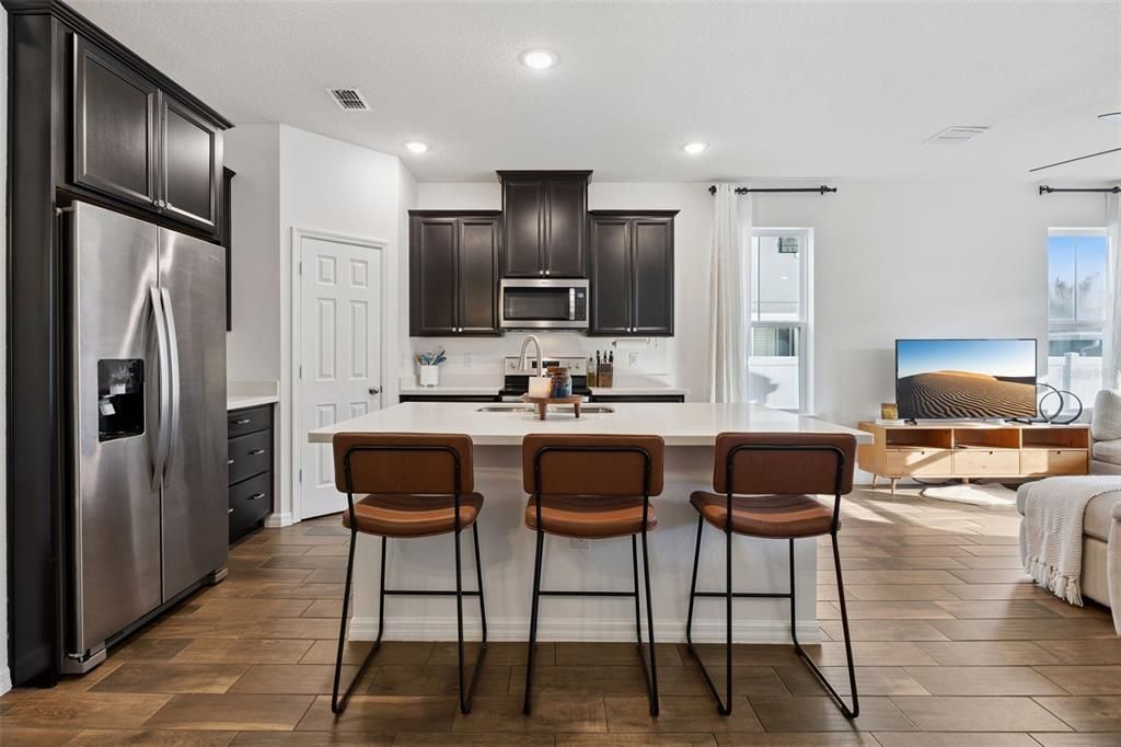 Active With Contract: $475,000 (3 beds, 2 baths, 1853 Square Feet)