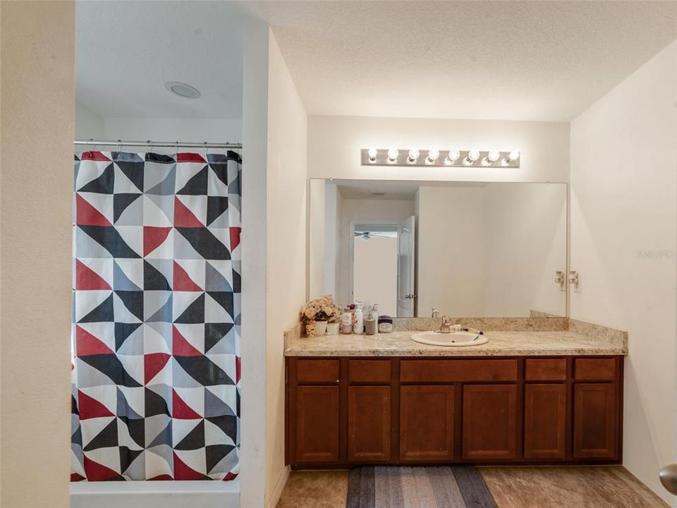 For Sale: $410,000 (4 beds, 3 baths, 2749 Square Feet)