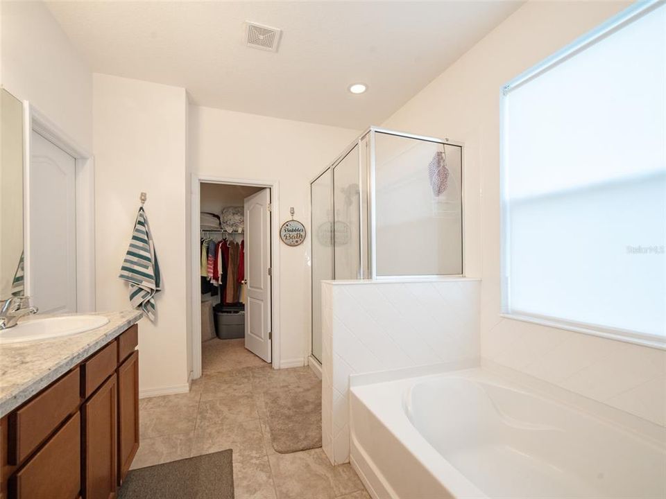 For Sale: $410,000 (4 beds, 3 baths, 2749 Square Feet)