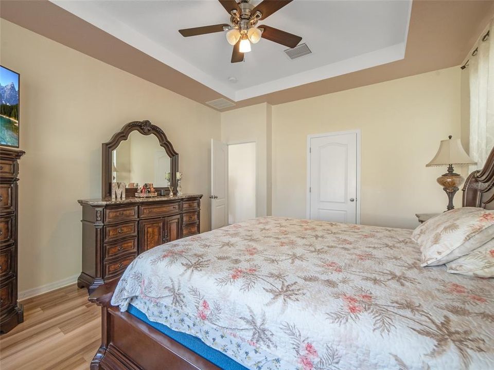 For Sale: $410,000 (4 beds, 3 baths, 2749 Square Feet)