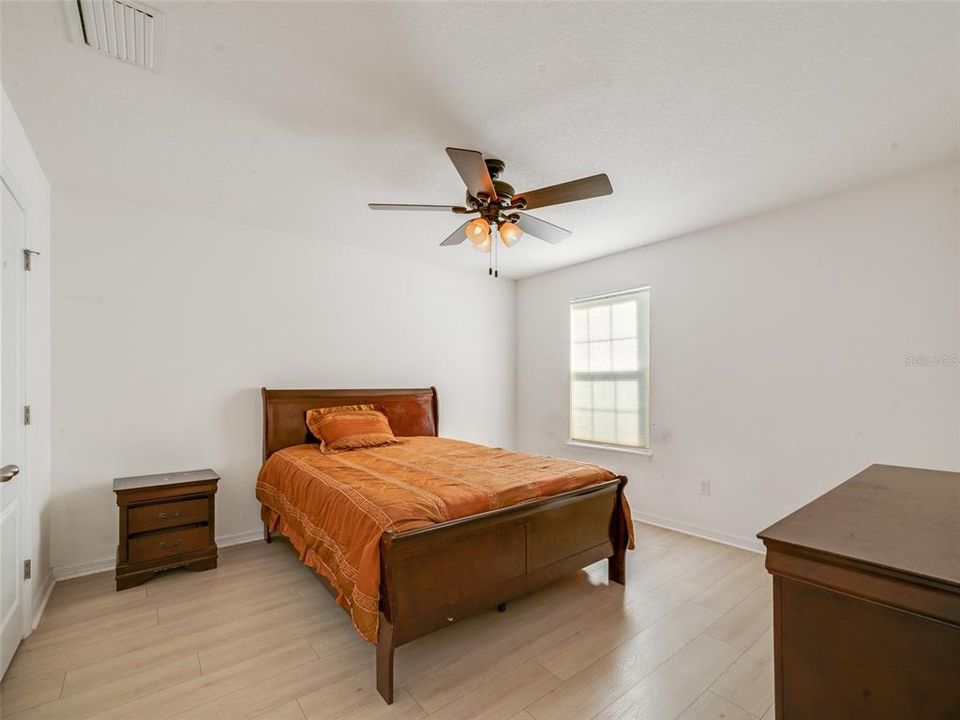 For Sale: $410,000 (4 beds, 3 baths, 2749 Square Feet)