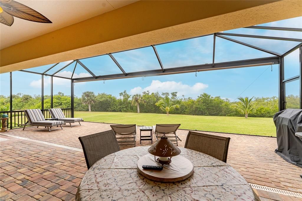 Под контрактом: $579,000 (3 спален, 2 ванн, 2047 Квадратных фут)