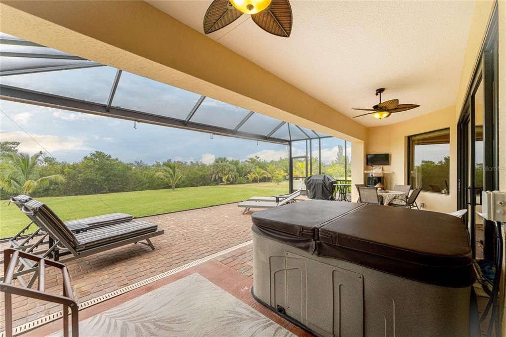 Под контрактом: $579,000 (3 спален, 2 ванн, 2047 Квадратных фут)