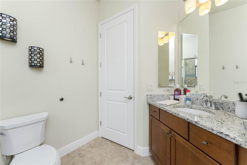 Под контрактом: $579,000 (3 спален, 2 ванн, 2047 Квадратных фут)