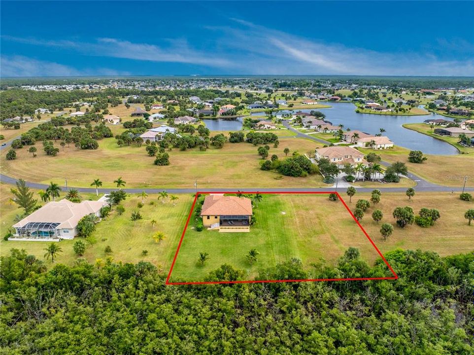 Под контрактом: $579,000 (3 спален, 2 ванн, 2047 Квадратных фут)