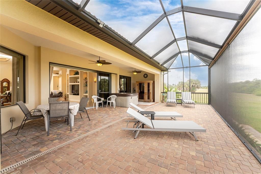 Под контрактом: $579,000 (3 спален, 2 ванн, 2047 Квадратных фут)