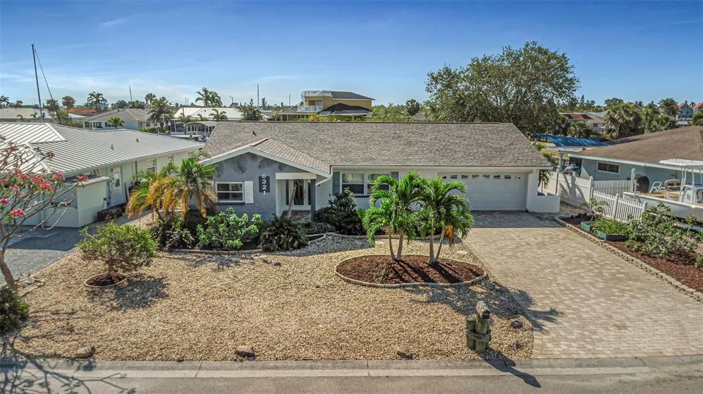 En Venta: $744,900 (4 camas, 2 baños, 2191 Pies cuadrados)