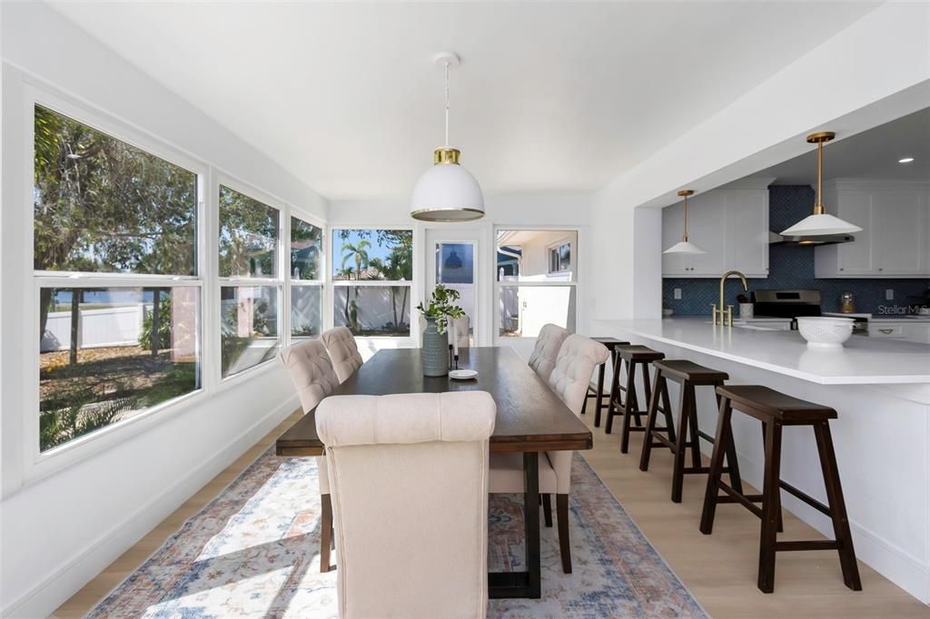 En Venta: $744,900 (4 camas, 2 baños, 2191 Pies cuadrados)