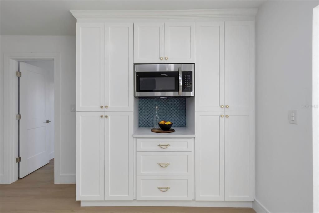 En Venta: $744,900 (4 camas, 2 baños, 2191 Pies cuadrados)