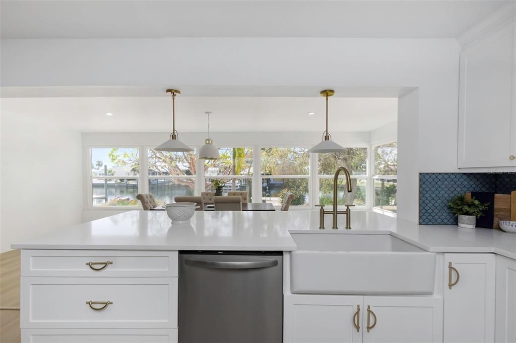 En Venta: $744,900 (4 camas, 2 baños, 2191 Pies cuadrados)