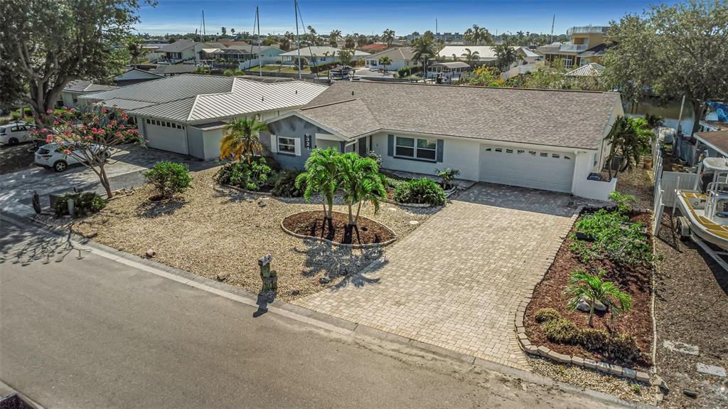 En Venta: $744,900 (4 camas, 2 baños, 2191 Pies cuadrados)