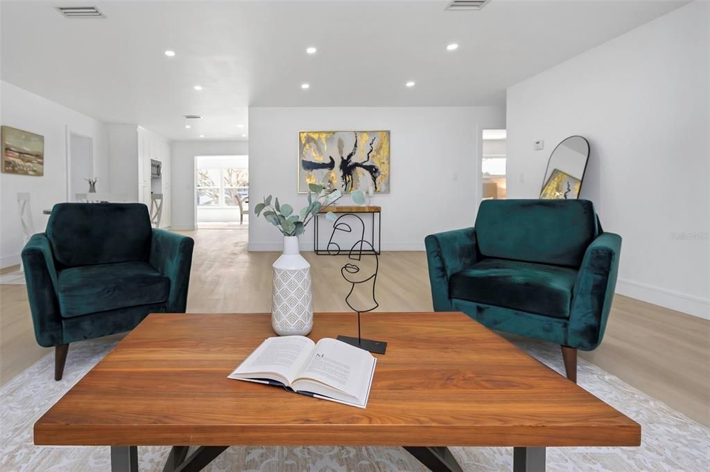 En Venta: $744,900 (4 camas, 2 baños, 2191 Pies cuadrados)