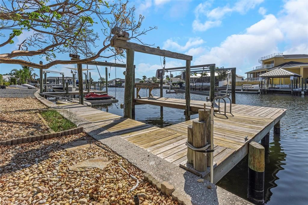 En Venta: $744,900 (4 camas, 2 baños, 2191 Pies cuadrados)