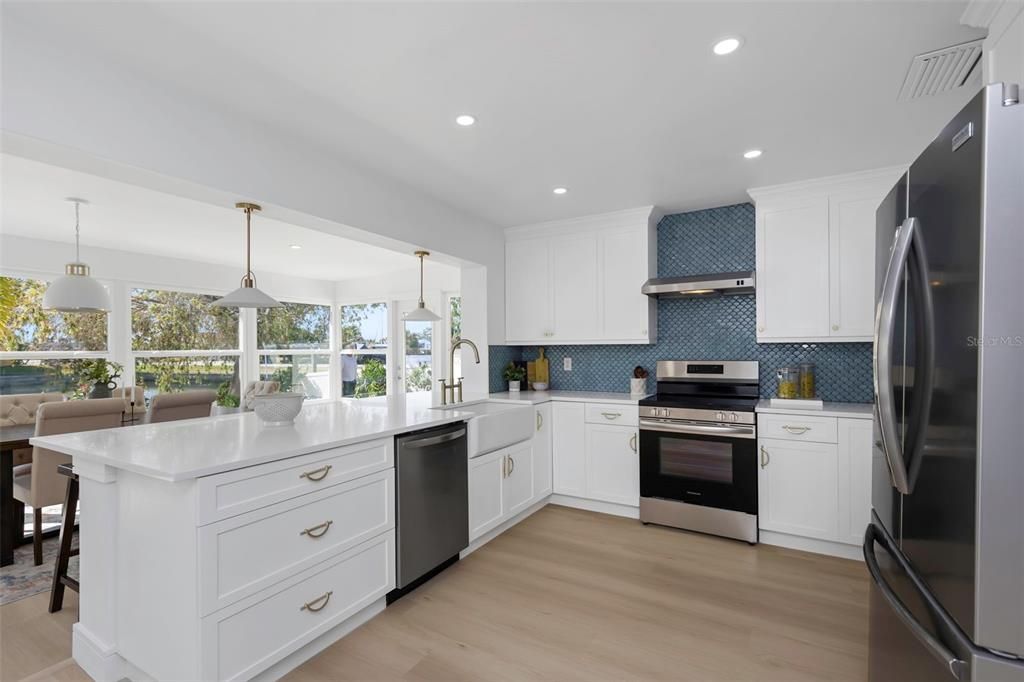 En Venta: $744,900 (4 camas, 2 baños, 2191 Pies cuadrados)