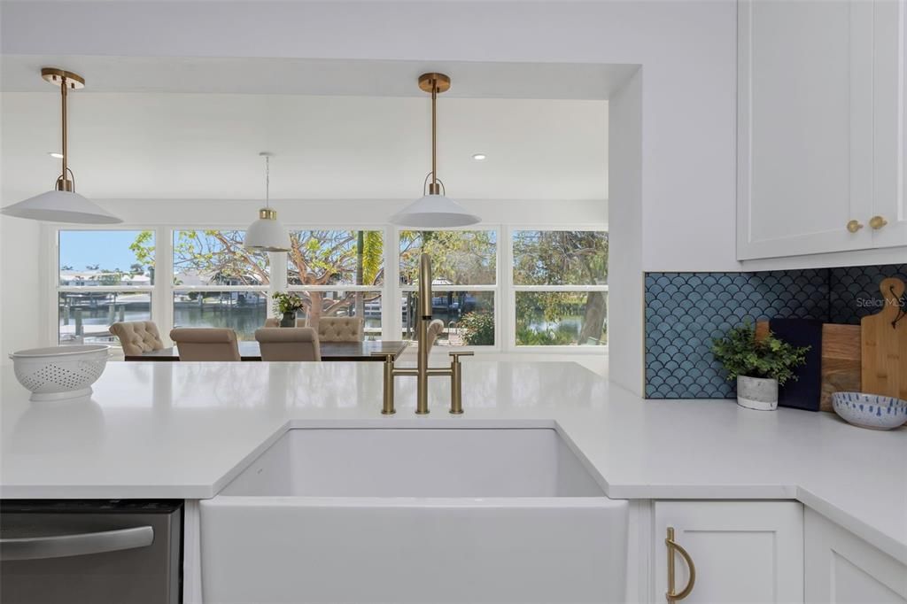 En Venta: $744,900 (4 camas, 2 baños, 2191 Pies cuadrados)