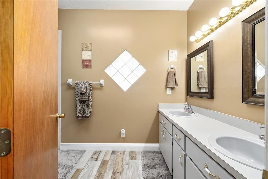 For Sale: $1,900,000 (0 beds, 0 baths, 4193 Square Feet)