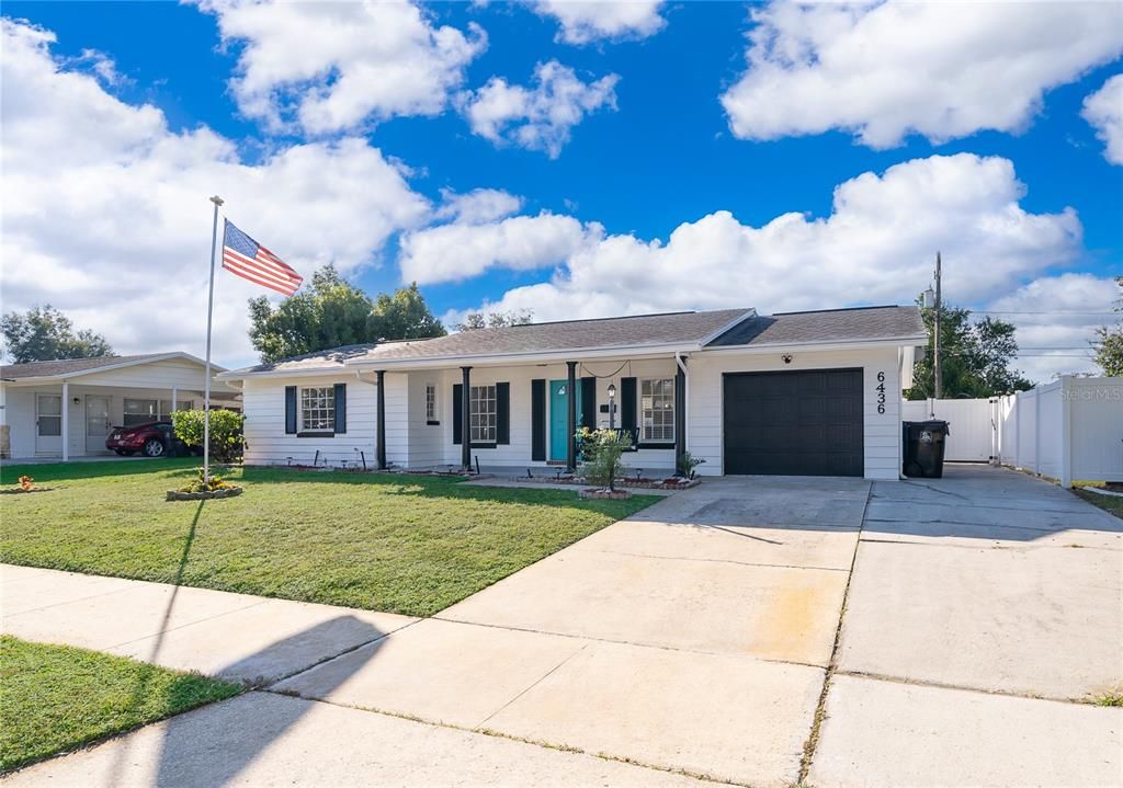 Active With Contract: $390,000 (3 beds, 3 baths, 1107 Square Feet)