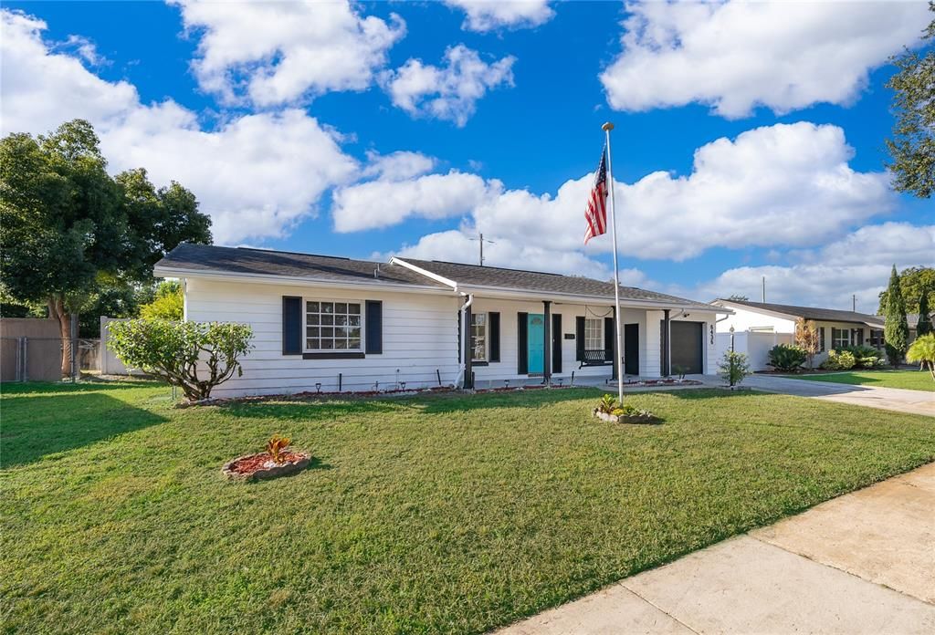 Active With Contract: $390,000 (3 beds, 3 baths, 1107 Square Feet)