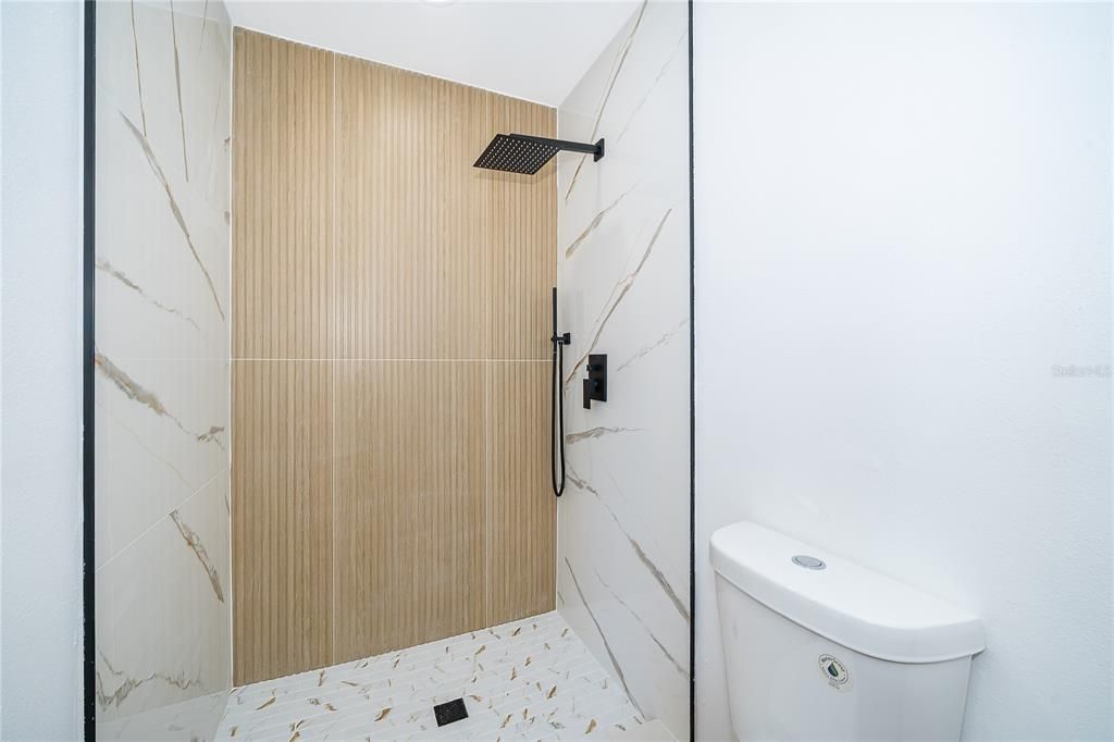 Active With Contract: $390,000 (3 beds, 3 baths, 1107 Square Feet)