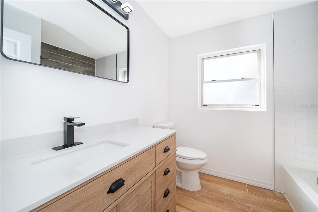 Active With Contract: $390,000 (3 beds, 3 baths, 1107 Square Feet)