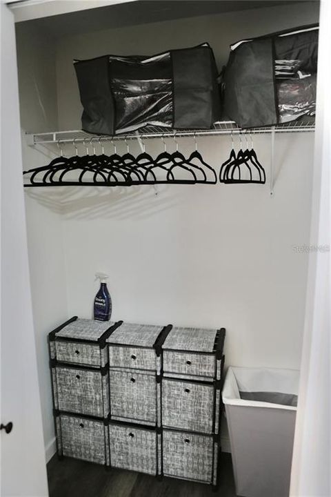 出租: $1,400 (2 贝兹, 1 浴室, 930 平方英尺)