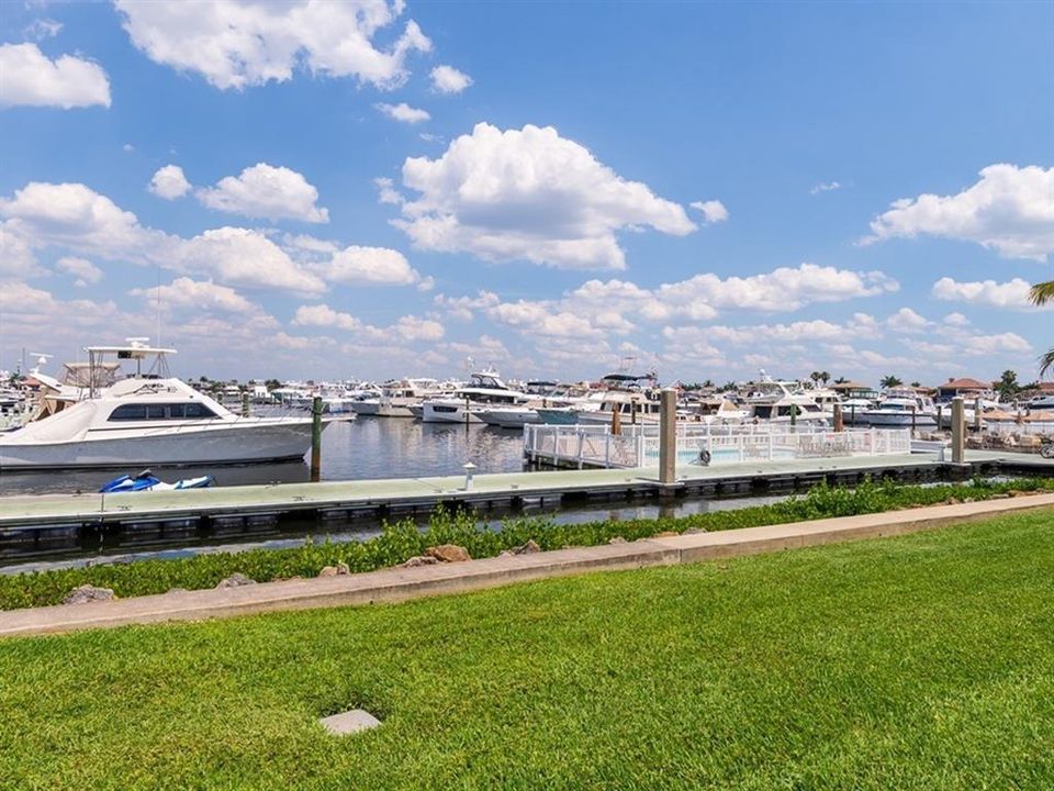 For Sale: $400,000 (3 beds, 2 baths, 1510 Square Feet)