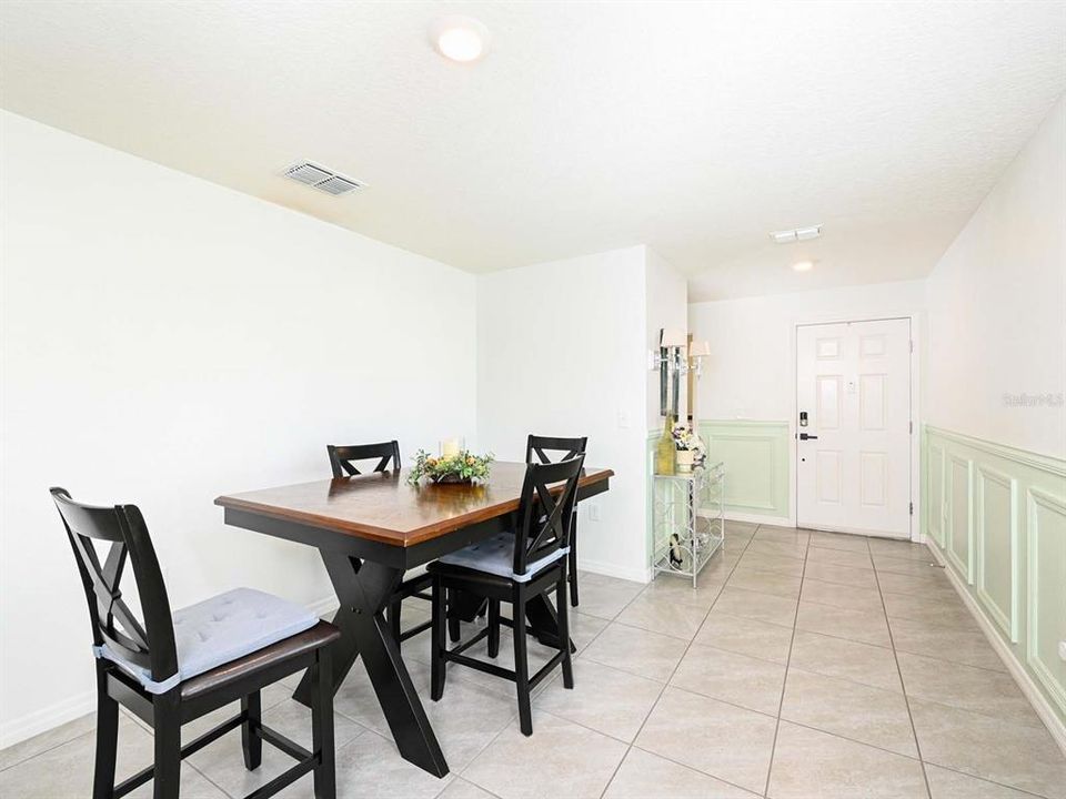 For Sale: $400,000 (3 beds, 2 baths, 1510 Square Feet)