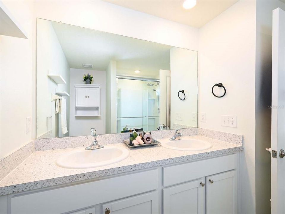 For Sale: $400,000 (3 beds, 2 baths, 1510 Square Feet)