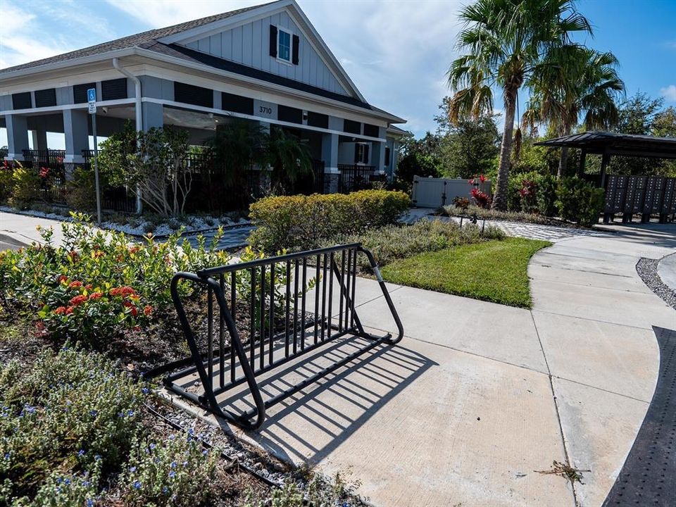 For Sale: $400,000 (3 beds, 2 baths, 1510 Square Feet)